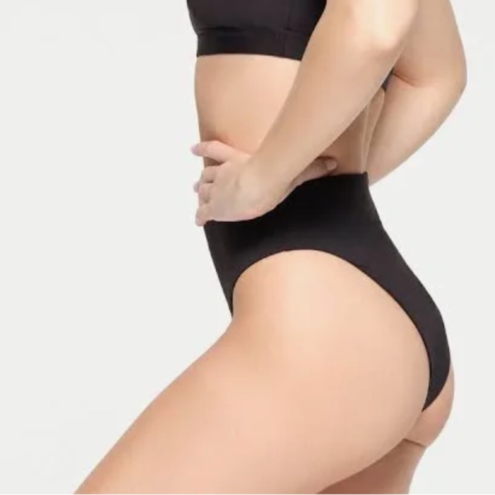 NEW! Skims mid waist bottom - Picture 5 of 7